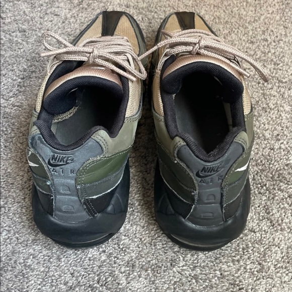 Air Max 95 Essential ‘Seqouia - Picture 2 of 4